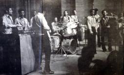 Les_Gypsies,_inside_detail.jpg